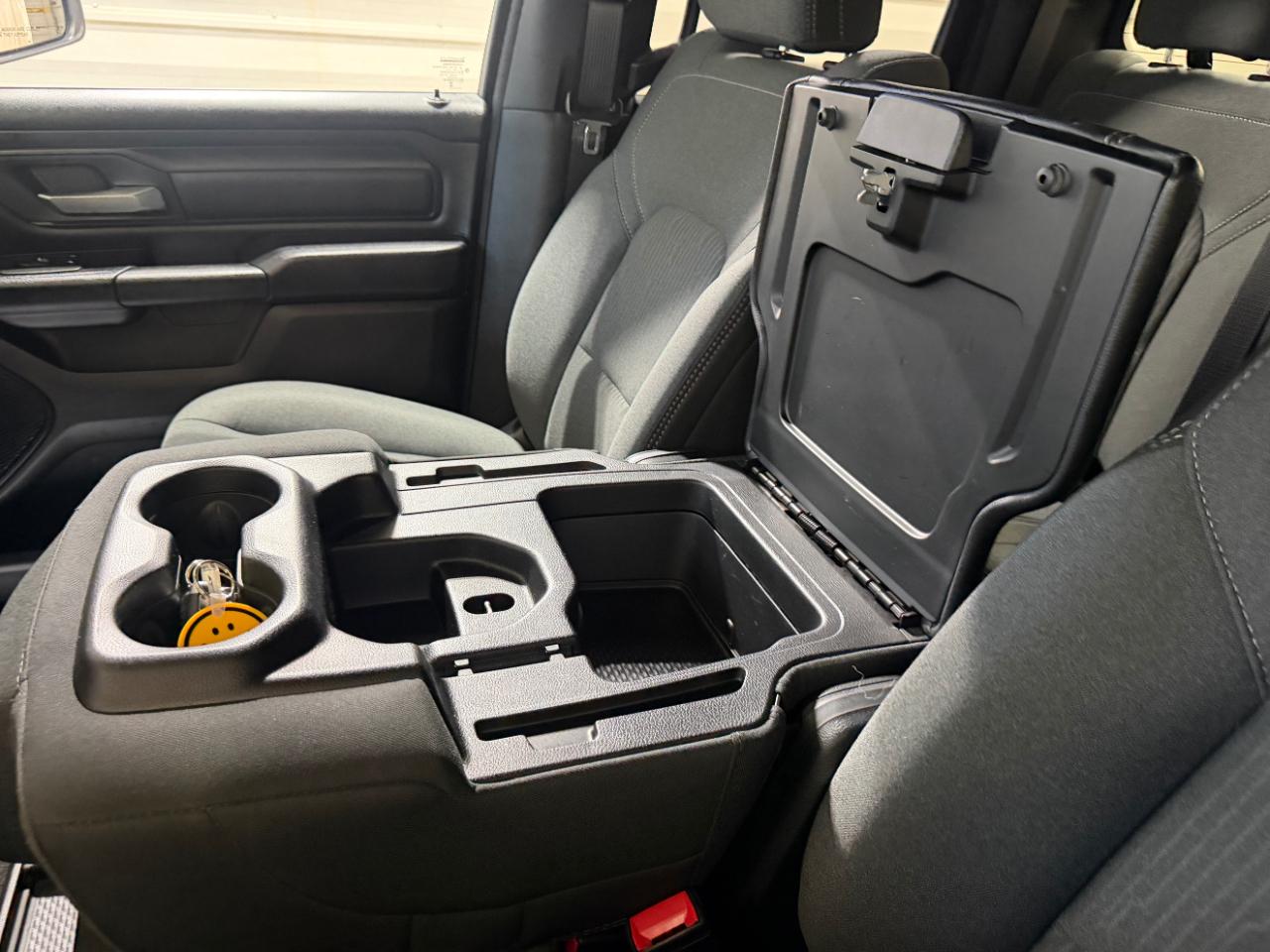 RAM 1500 Tradesman 4x4 Quad Cab 6'4" Box 2023