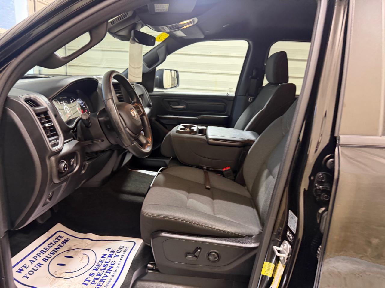 RAM 1500 Tradesman 4x4 Quad Cab 6'4" Box 2023