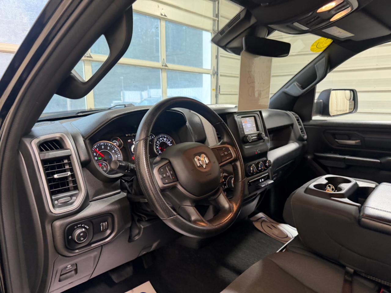 RAM 1500 Tradesman 4x4 Quad Cab 6'4" Box 2023
