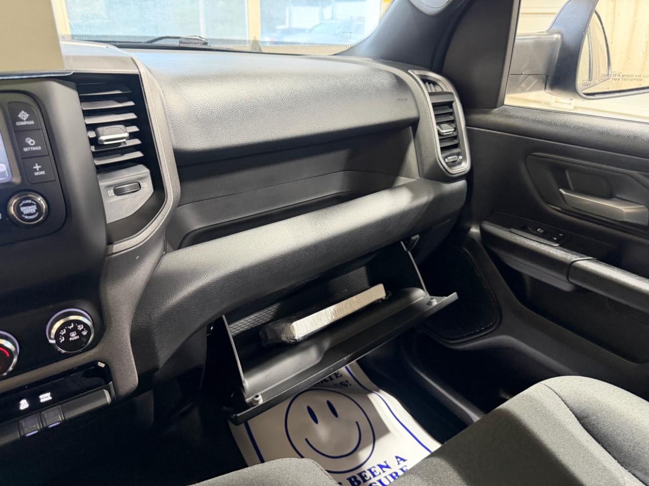 RAM 1500 Tradesman 4x4 Quad Cab 6'4" Box 2023