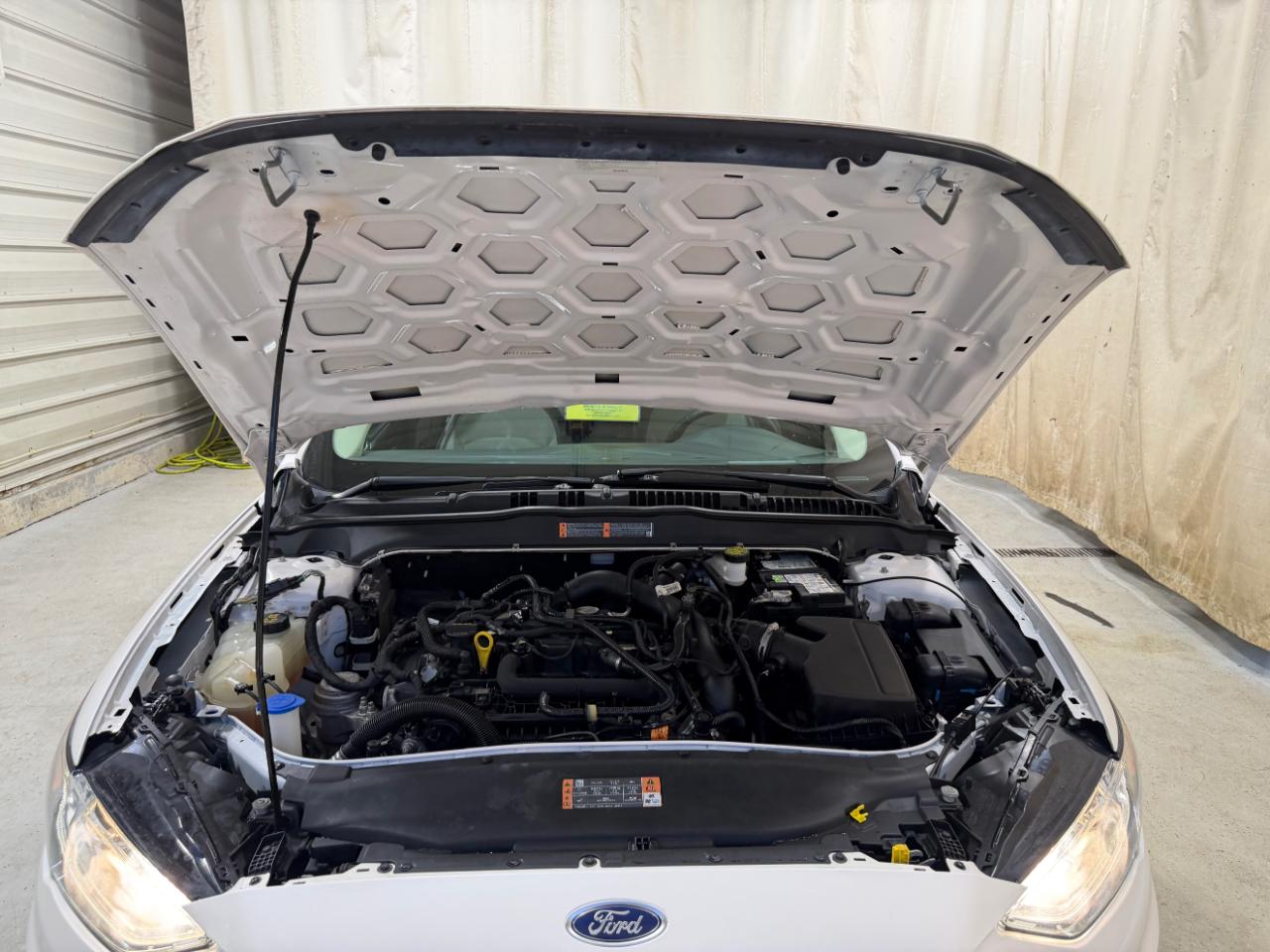 Ford Fusion SE FWD 2020