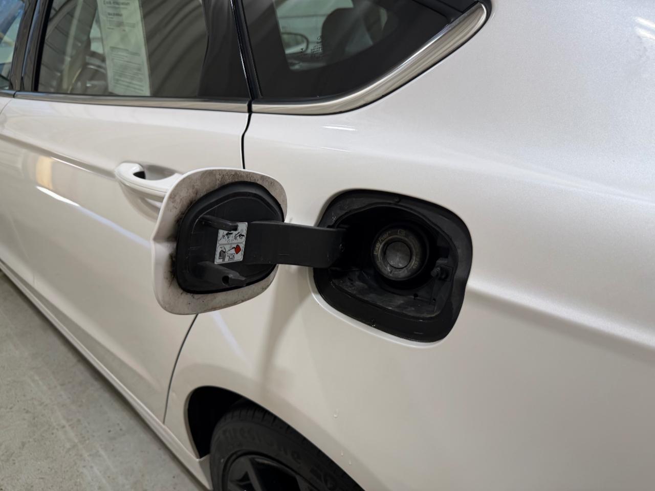 Ford Fusion SE FWD 2020
