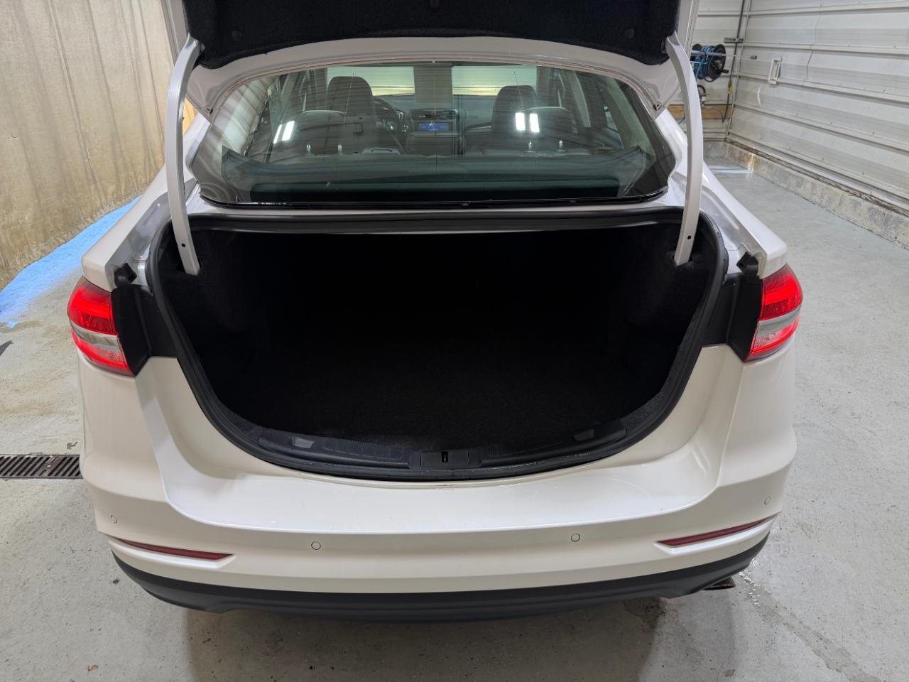 Ford Fusion SE FWD 2020