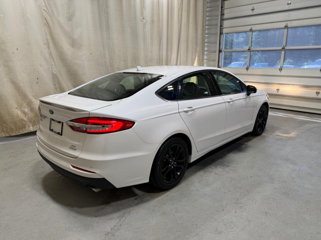 Ford Fusion SE FWD 2020