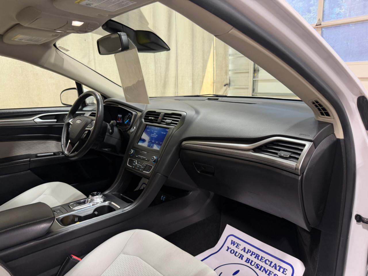 Ford Fusion SE FWD 2020