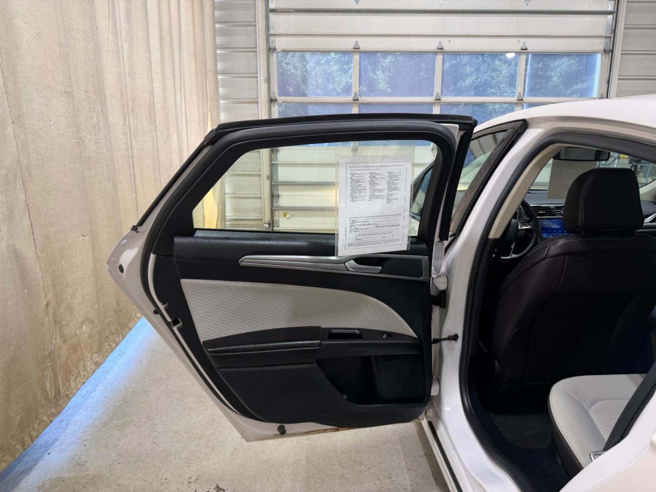 Ford Fusion SE FWD 2020