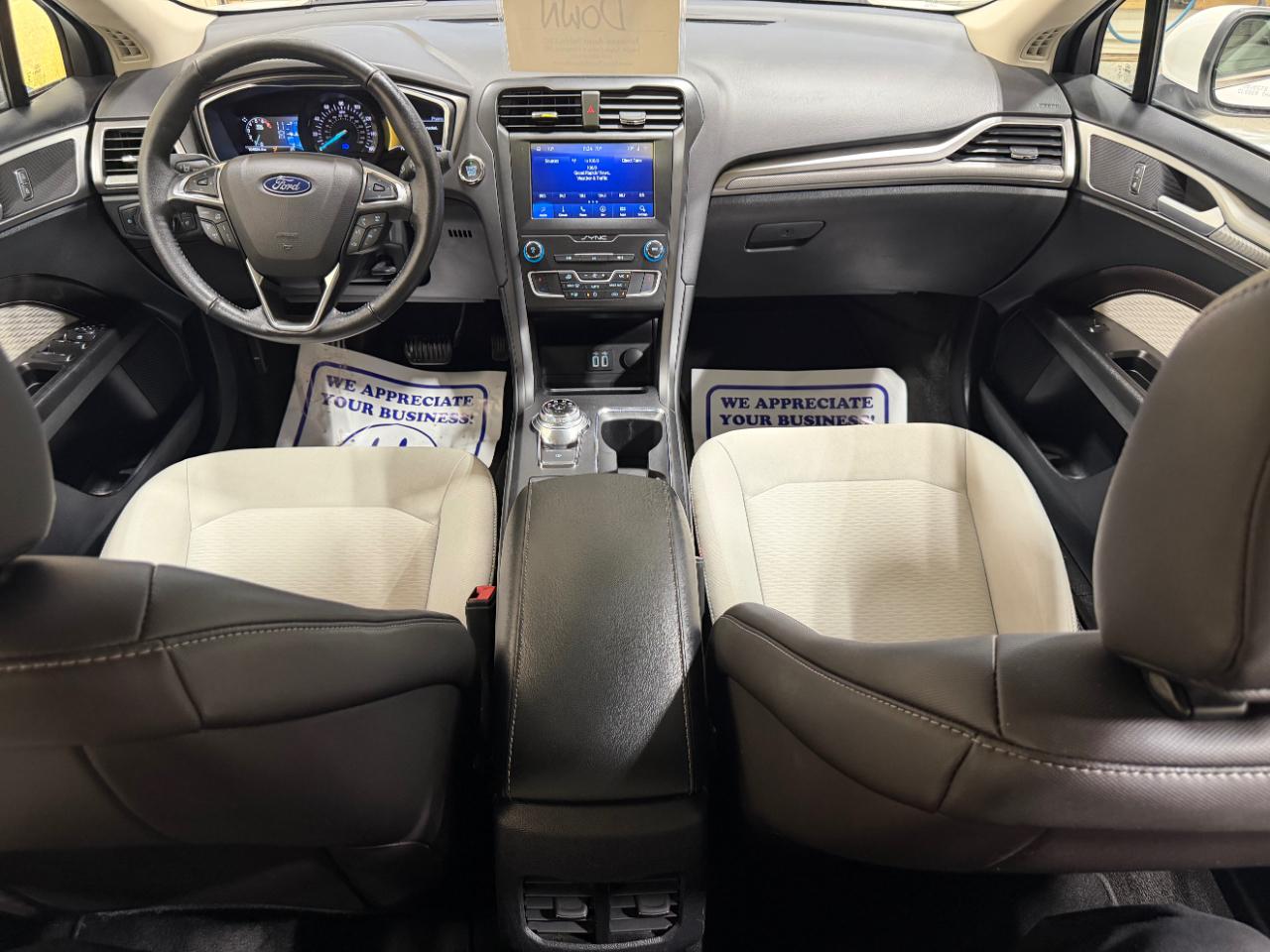Ford Fusion SE FWD 2020