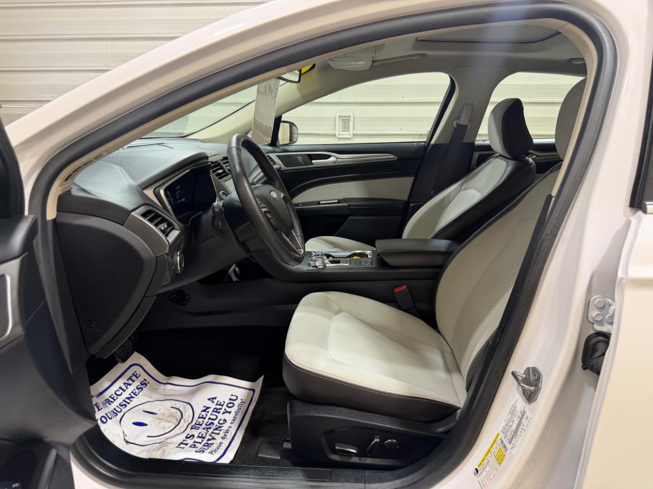 Ford Fusion SE FWD 2020