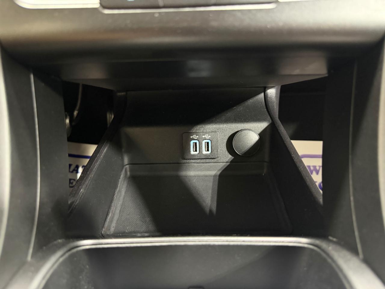 Ford Fusion SE FWD 2020
