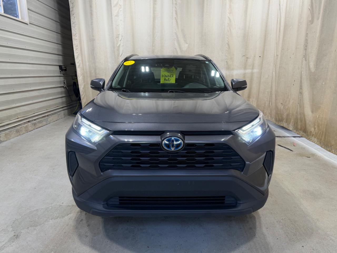 Toyota RAV4 Hybrid XLE AWD (Natl) 2024