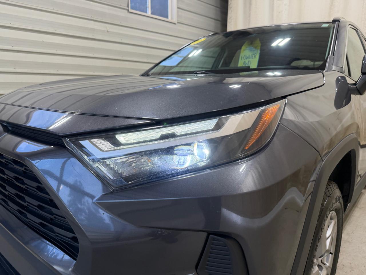 Toyota RAV4 Hybrid XLE AWD (Natl) 2024