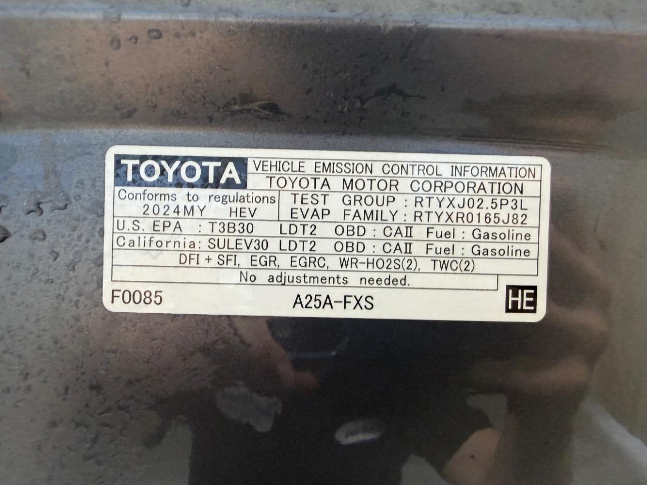 Toyota RAV4 Hybrid XLE AWD (Natl) 2024