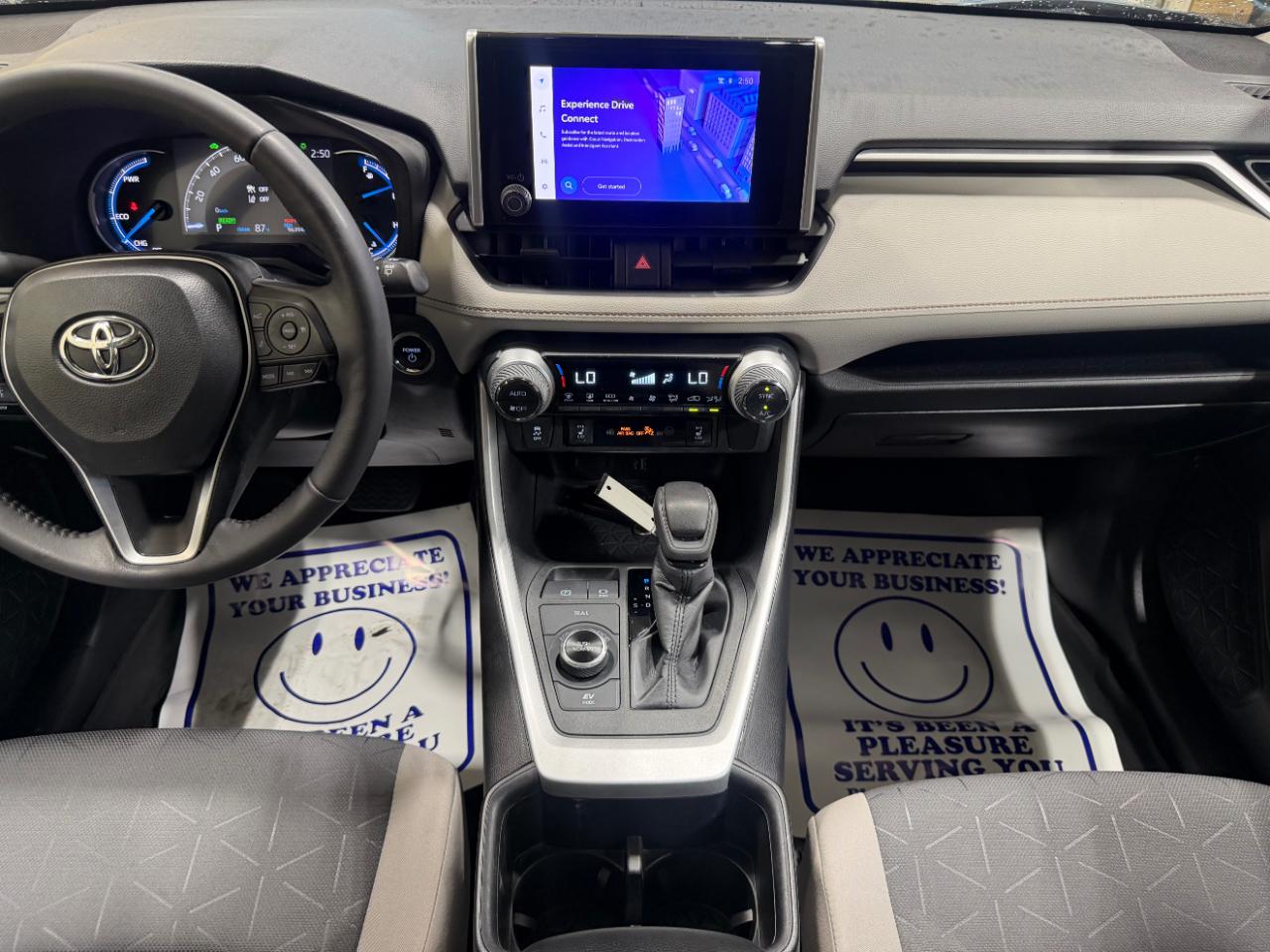 Toyota RAV4 Hybrid XLE AWD (Natl) 2024