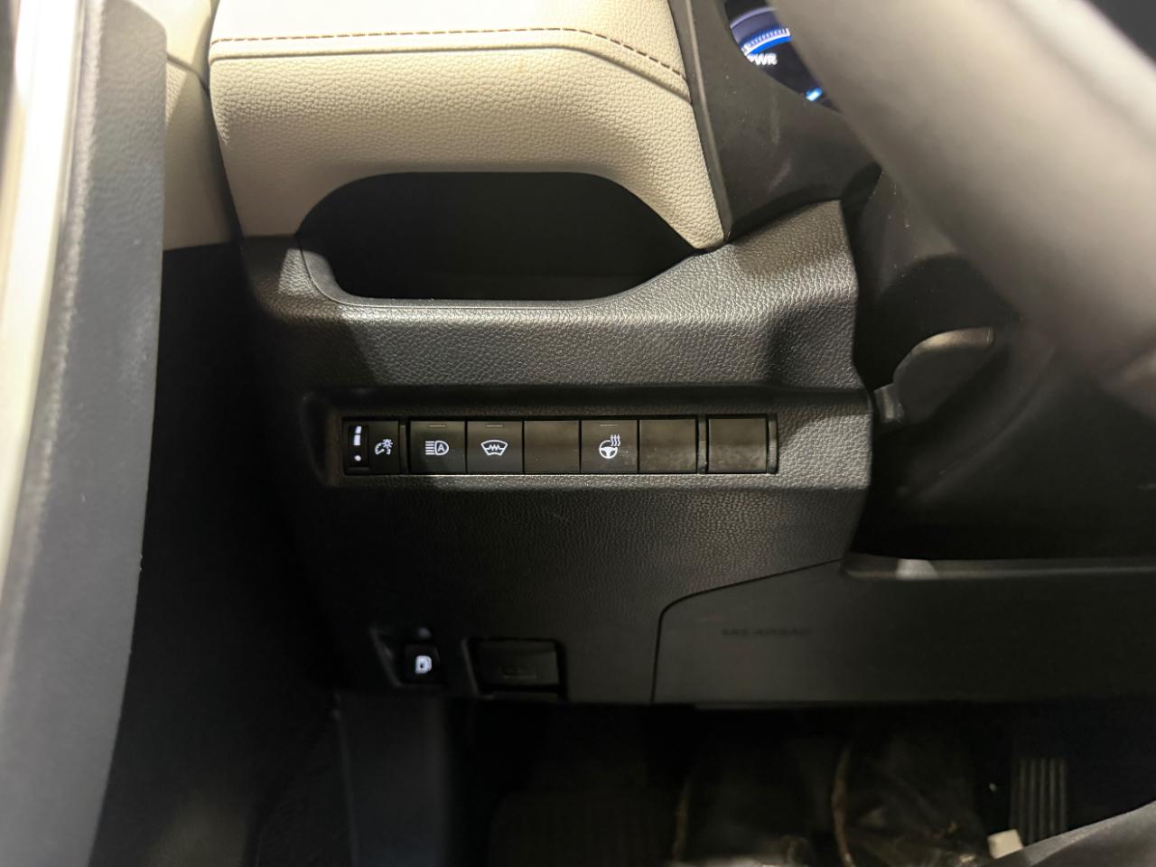 Toyota RAV4 Hybrid XLE AWD (Natl) 2024