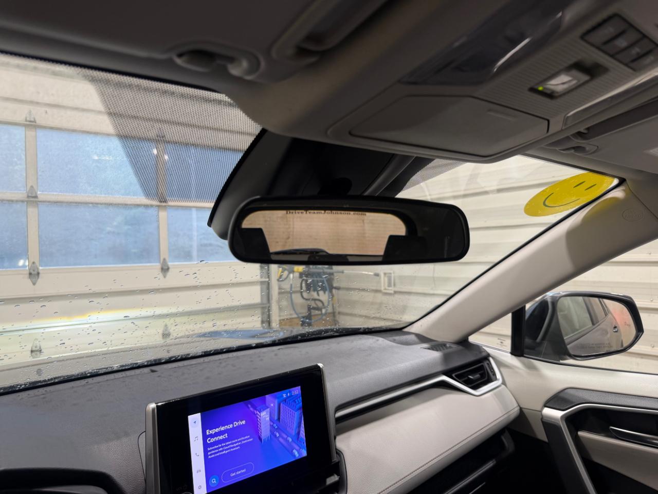 Toyota RAV4 Hybrid XLE AWD (Natl) 2024