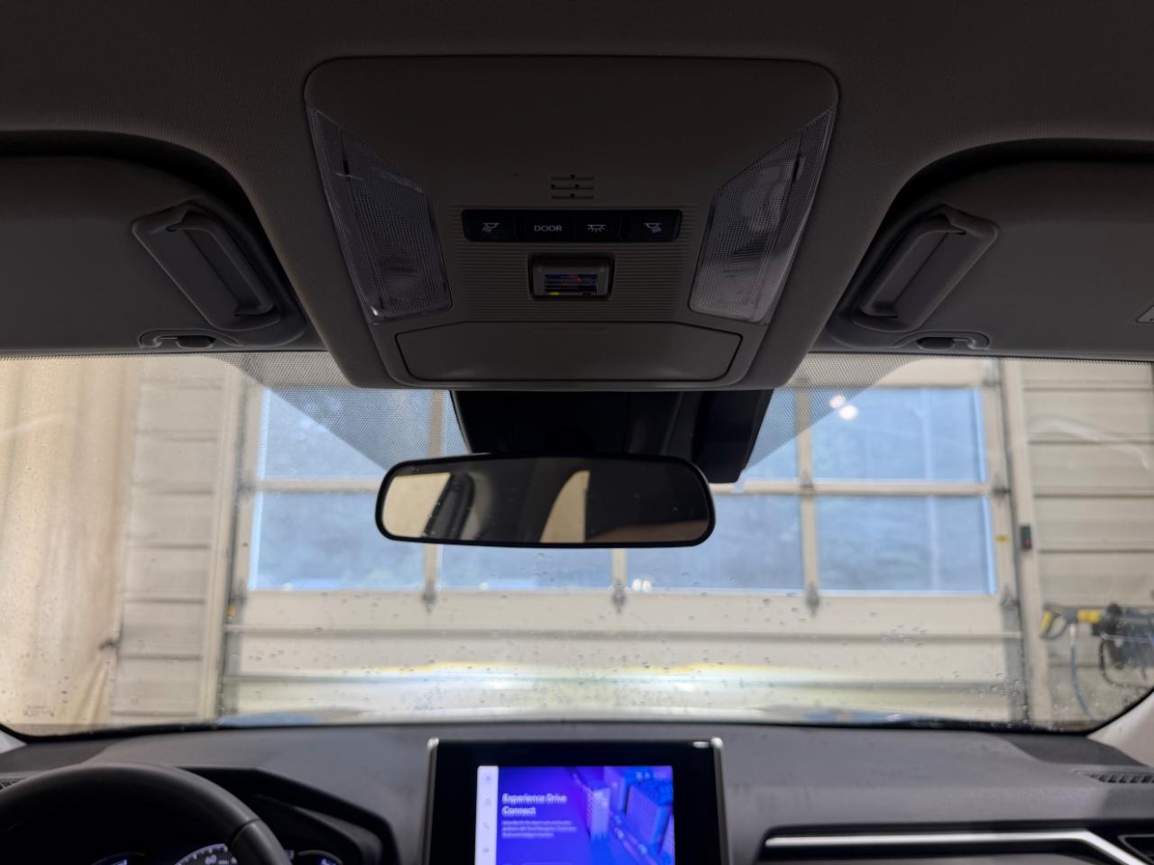 Toyota RAV4 Hybrid XLE AWD (Natl) 2024
