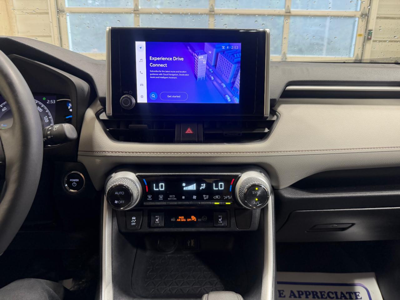 Toyota RAV4 Hybrid XLE AWD (Natl) 2024