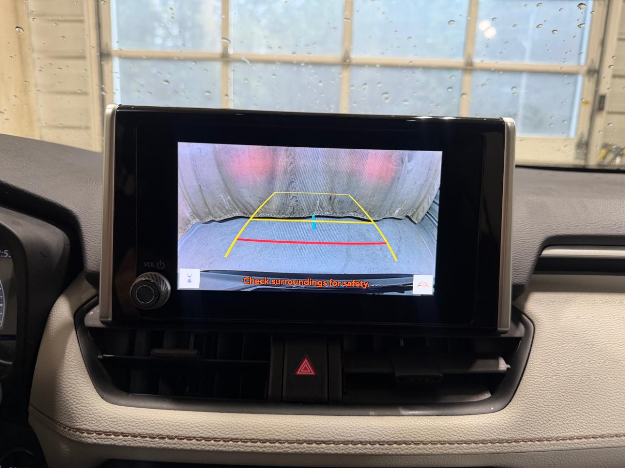 Toyota RAV4 Hybrid XLE AWD (Natl) 2024