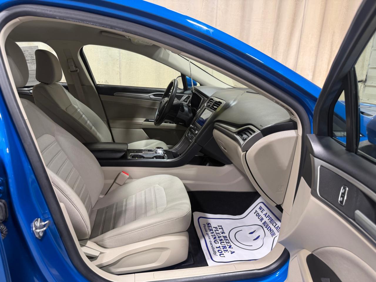 Ford Fusion SE FWD 2020