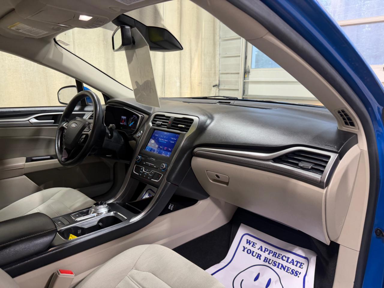 Ford Fusion SE FWD 2020