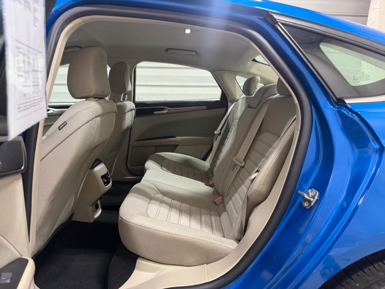 Ford Fusion SE FWD 2020