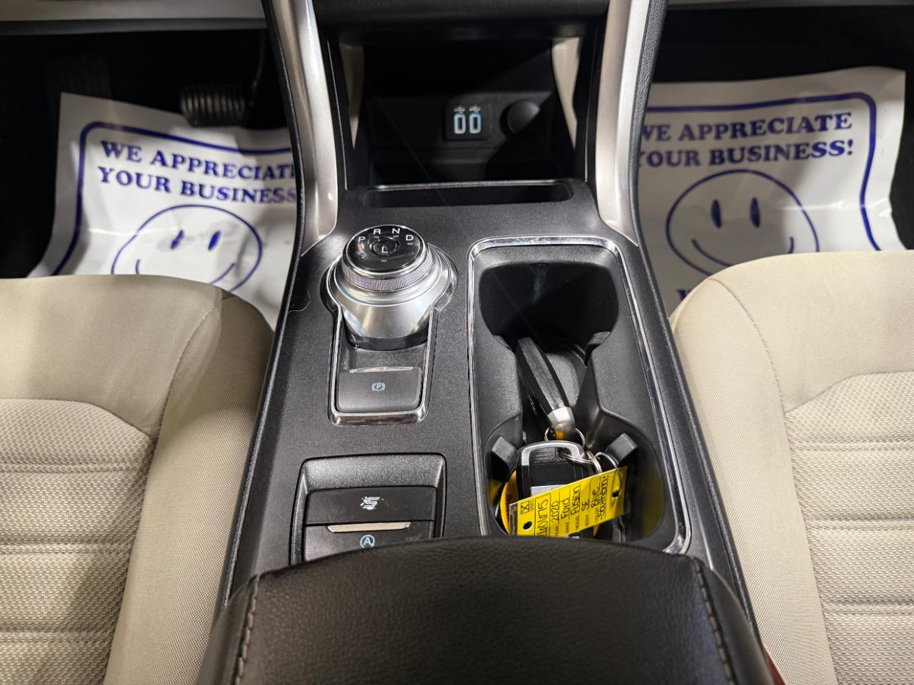 Ford Fusion SE FWD 2020