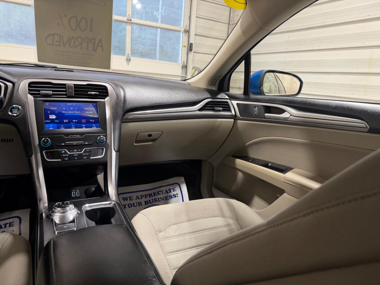 Ford Fusion SE FWD 2020