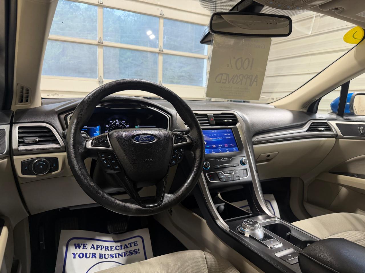 Ford Fusion SE FWD 2020