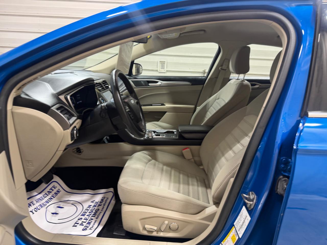 Ford Fusion SE FWD 2020
