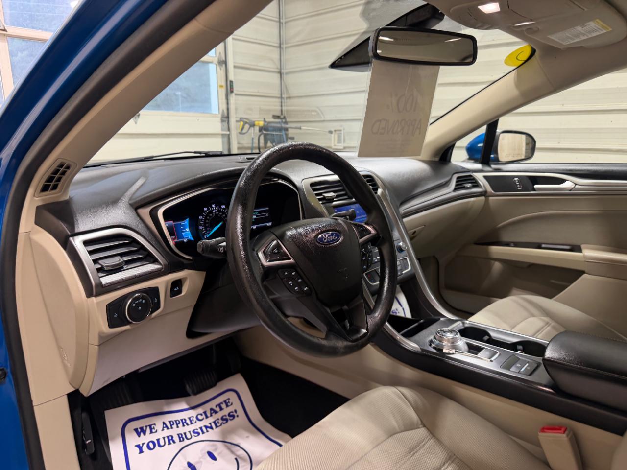 Ford Fusion SE FWD 2020