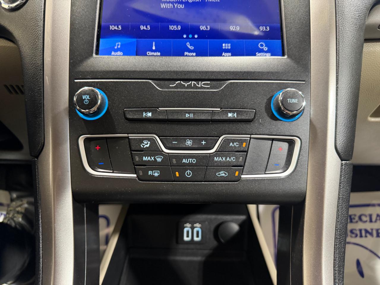 Ford Fusion SE FWD 2020