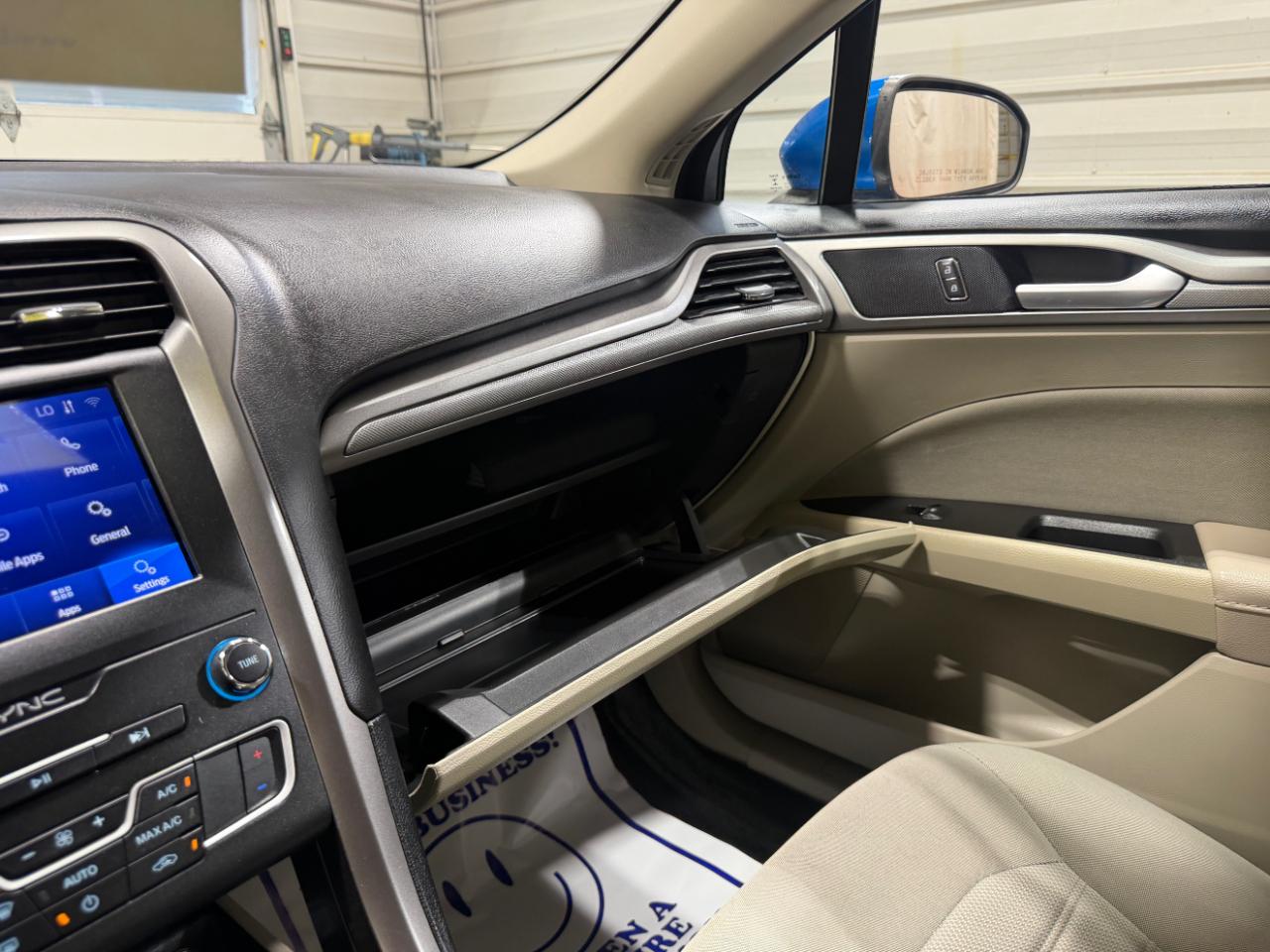 Ford Fusion SE FWD 2020