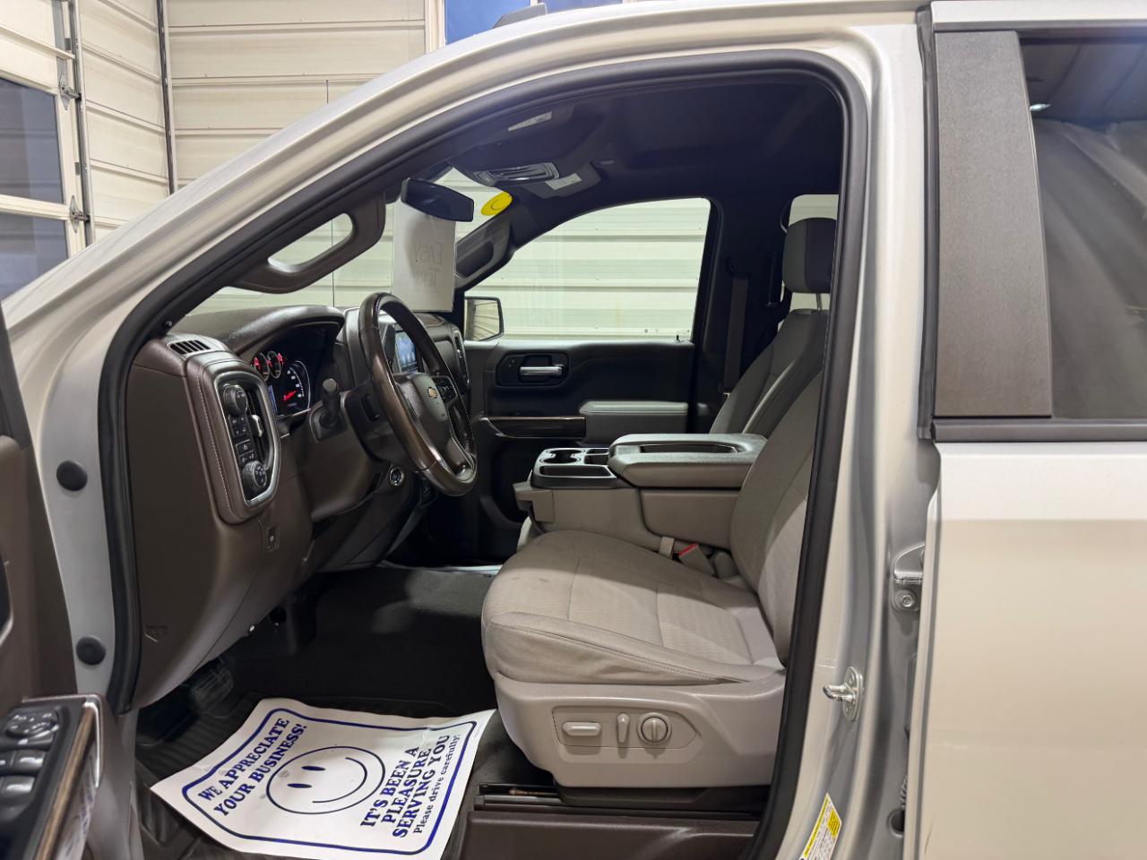 Chevrolet Silverado 1500 4WD Crew Cab 157" LT 2020