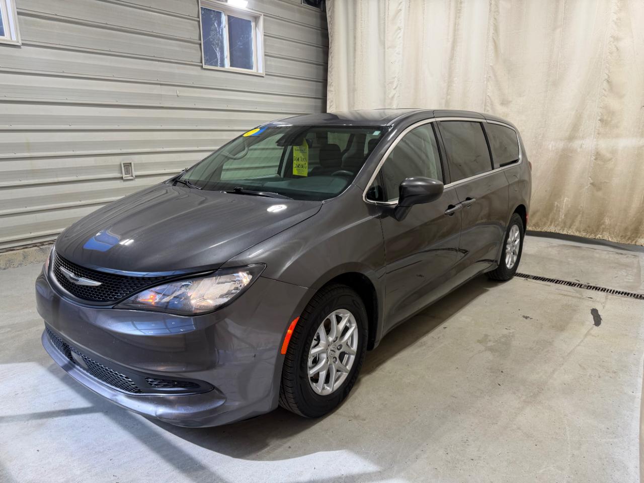 Chrysler Voyager LX FWD 2023