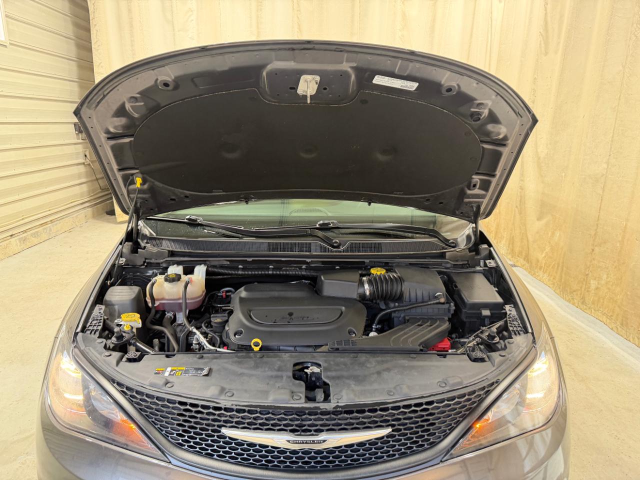 Chrysler Voyager LX FWD 2023