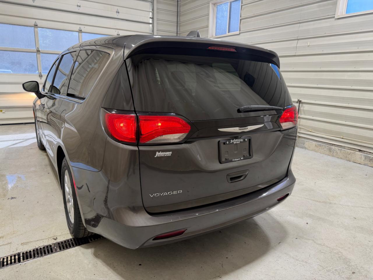 Chrysler Voyager LX FWD 2023