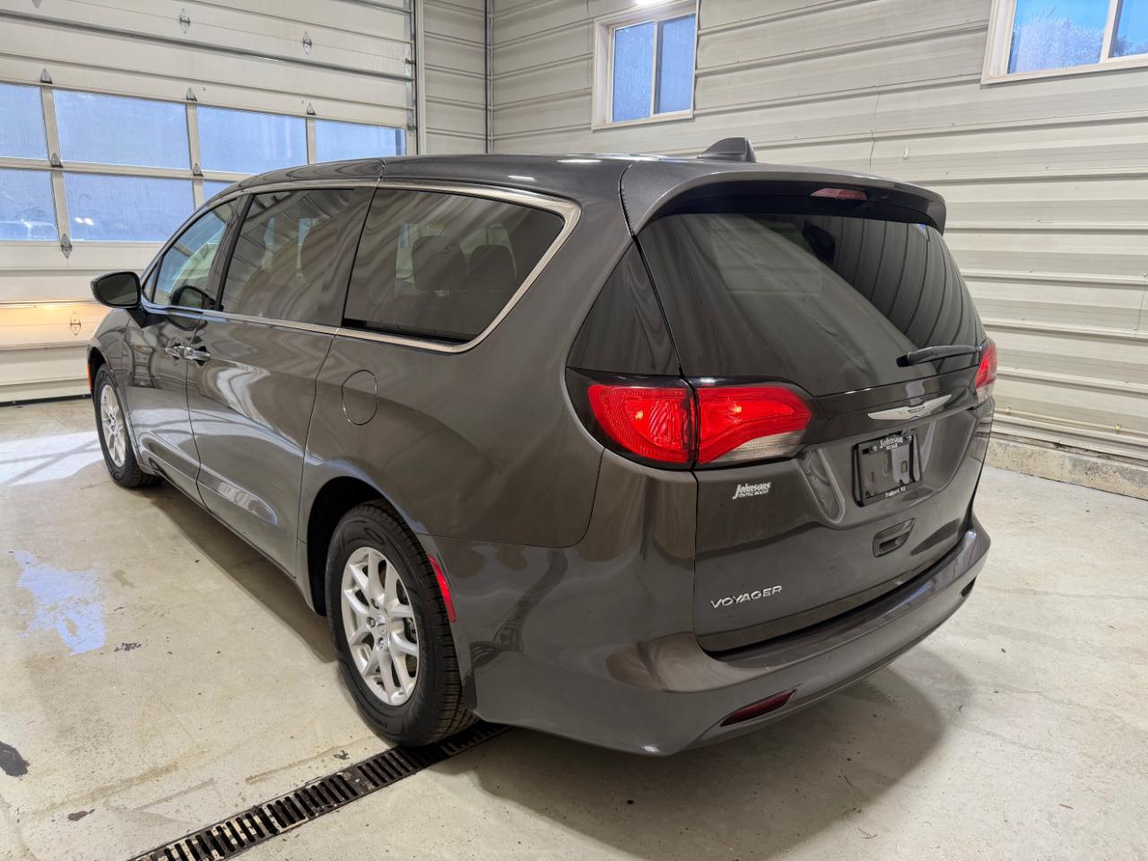 Chrysler Voyager LX FWD 2023