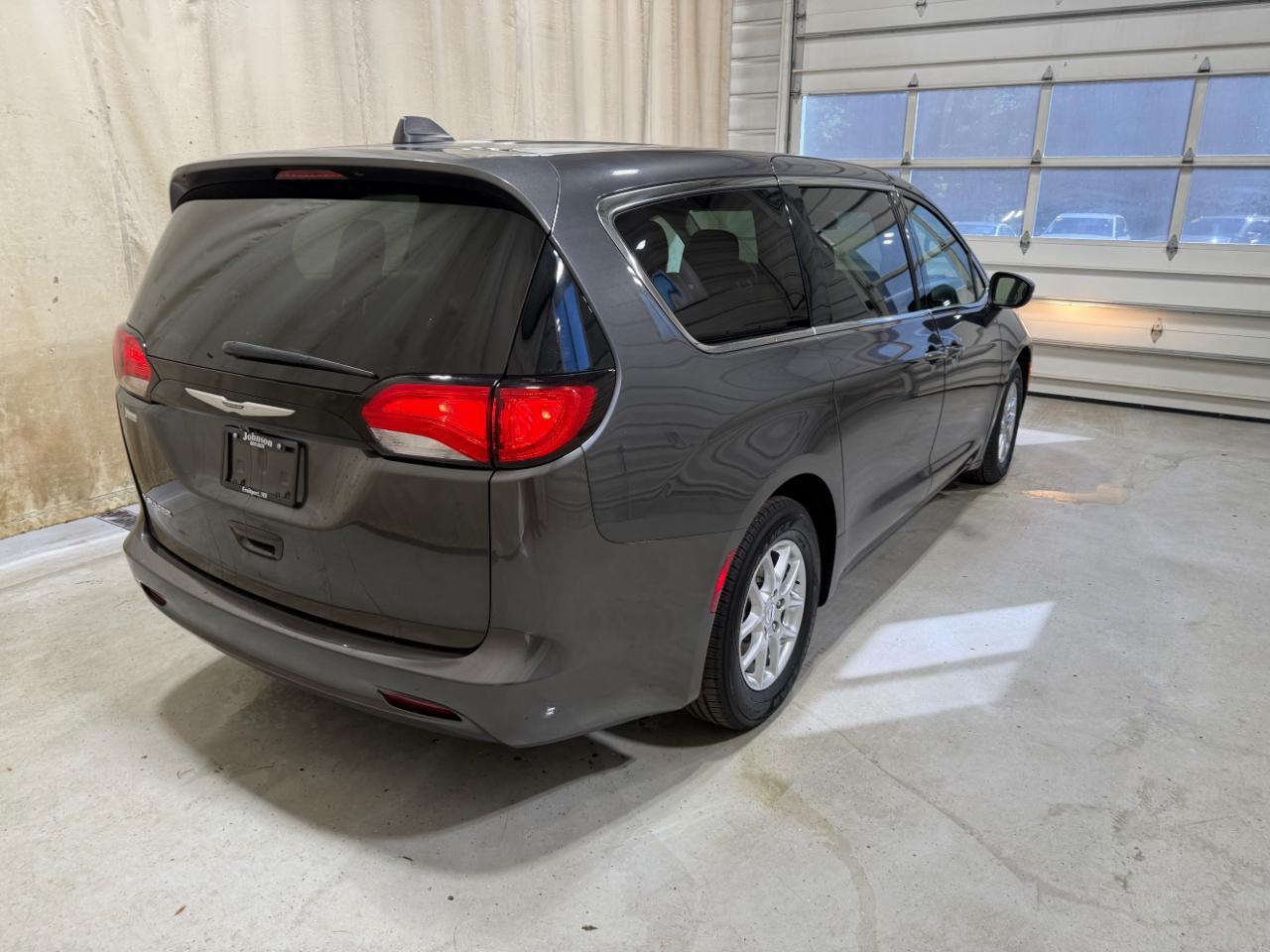 Chrysler Voyager LX FWD 2023