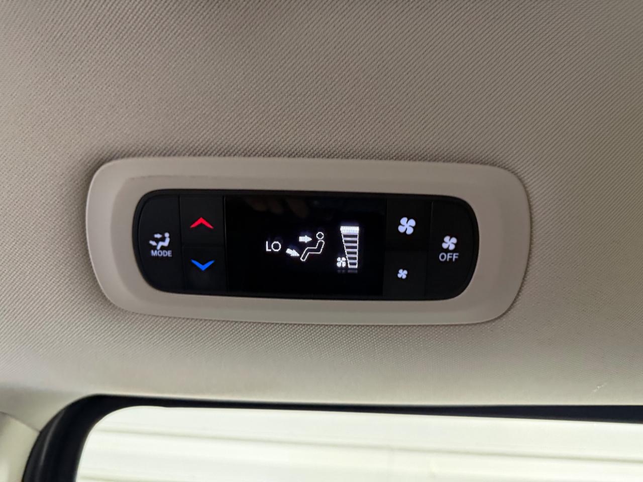 Chrysler Voyager LX FWD 2023