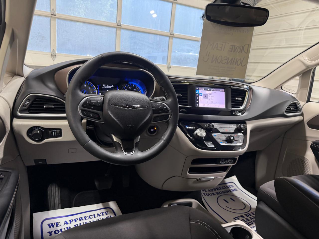 Chrysler Voyager LX FWD 2023