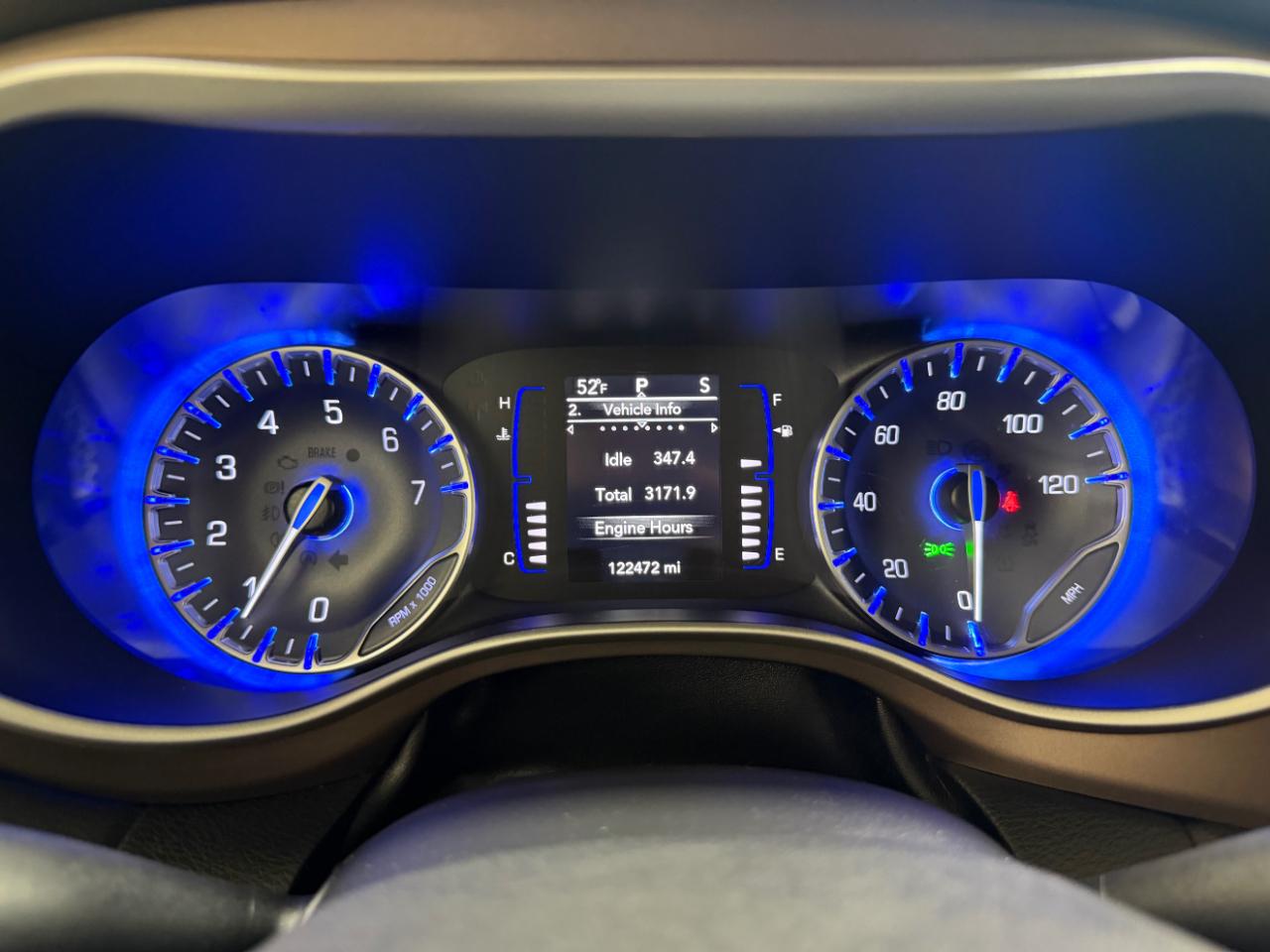 Chrysler Voyager LX FWD 2023