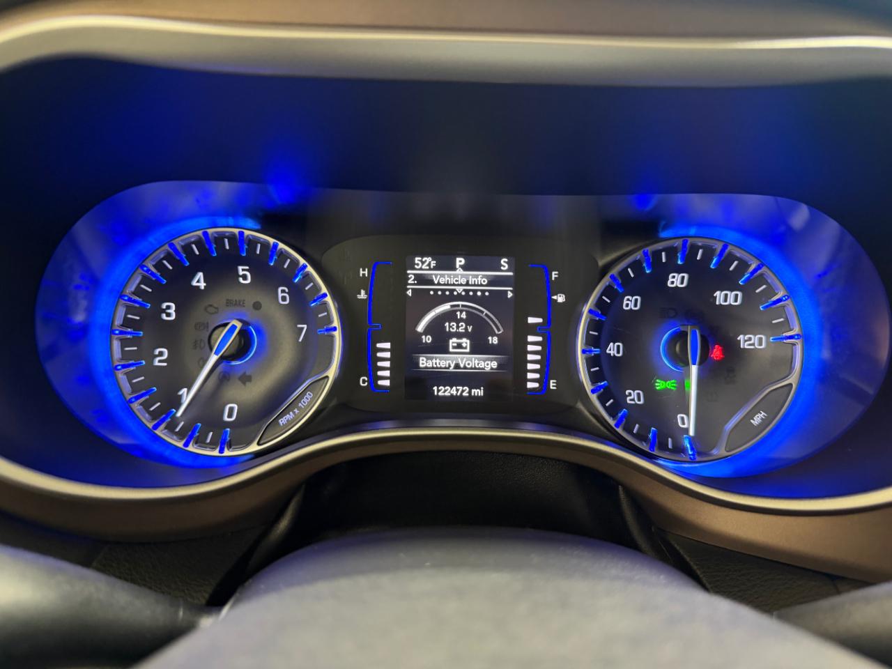 Chrysler Voyager LX FWD 2023