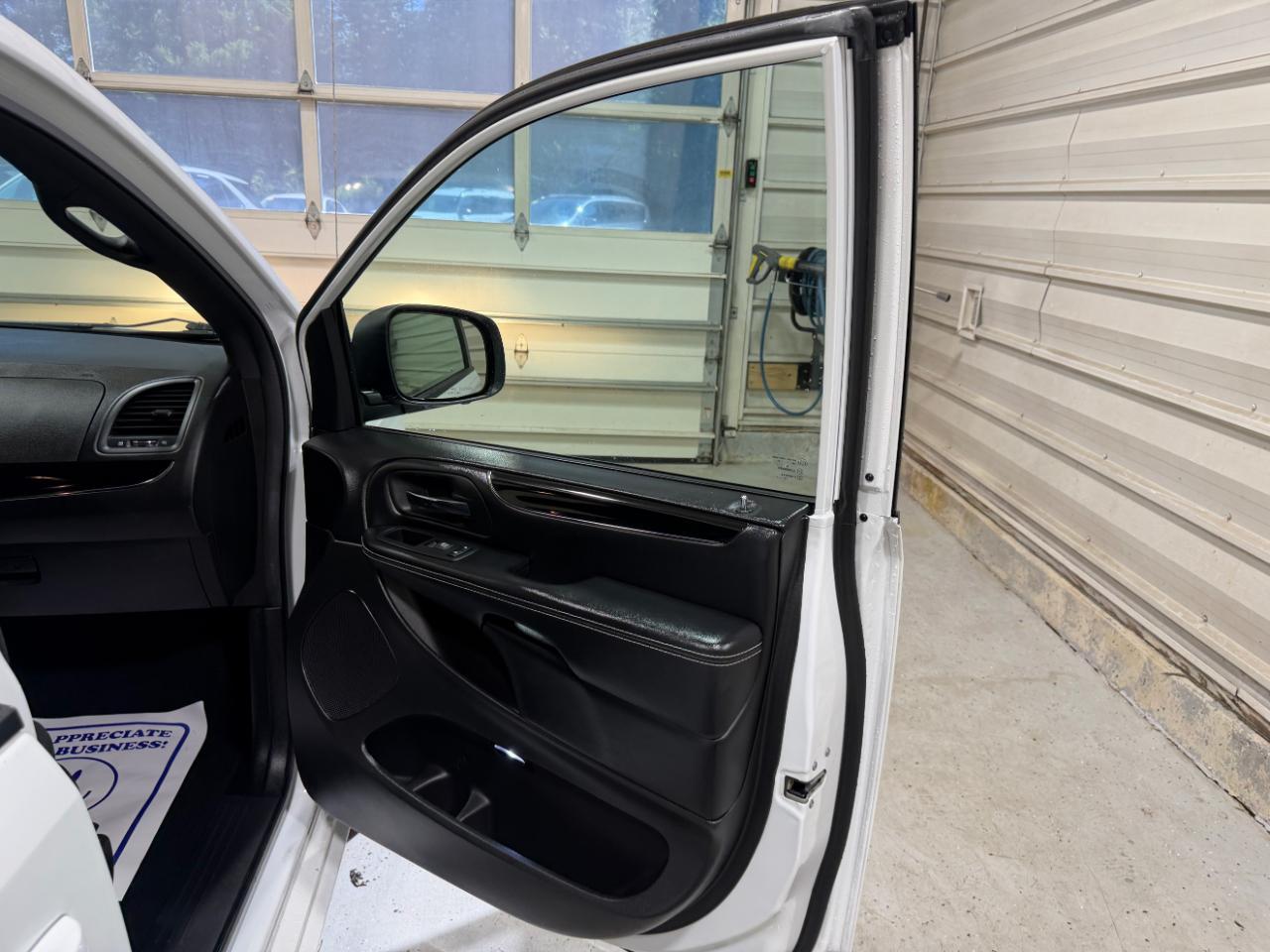 Dodge Grand Caravan SE Plus Wagon 2019