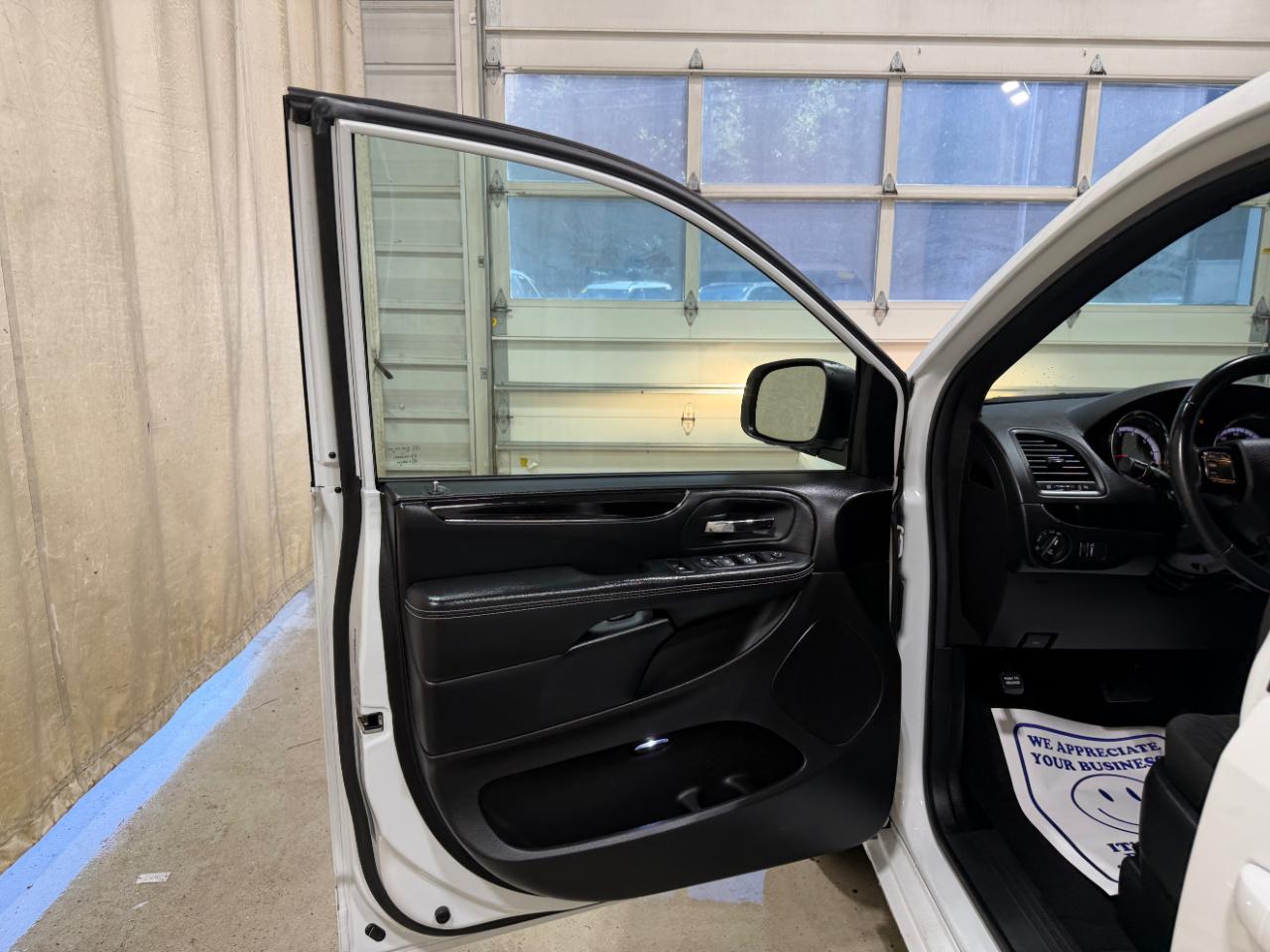 Dodge Grand Caravan SE Plus Wagon 2019