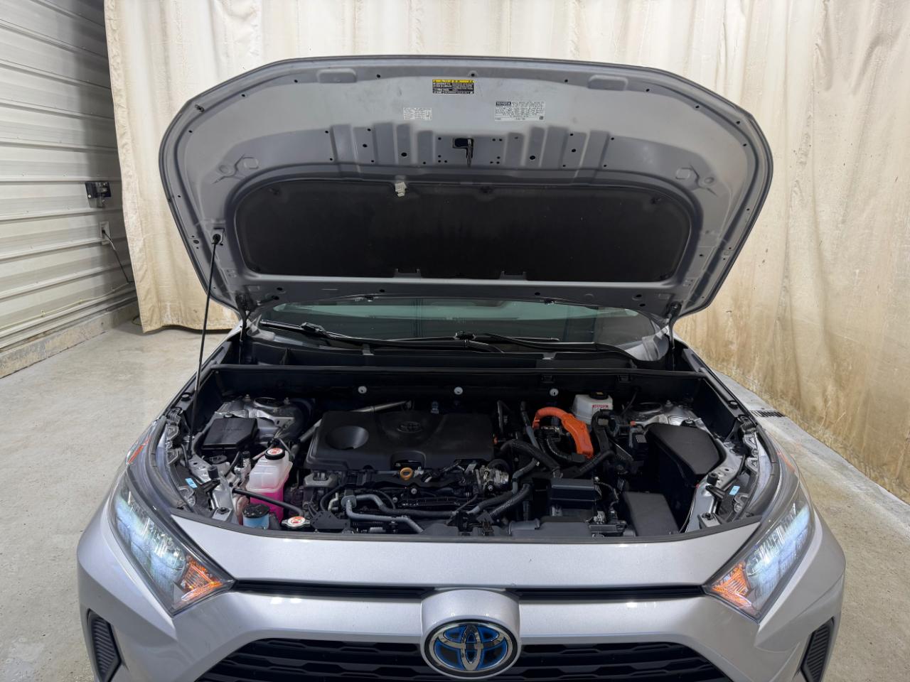 Toyota RAV4 Hybrid LE AWD (Natl) 2022