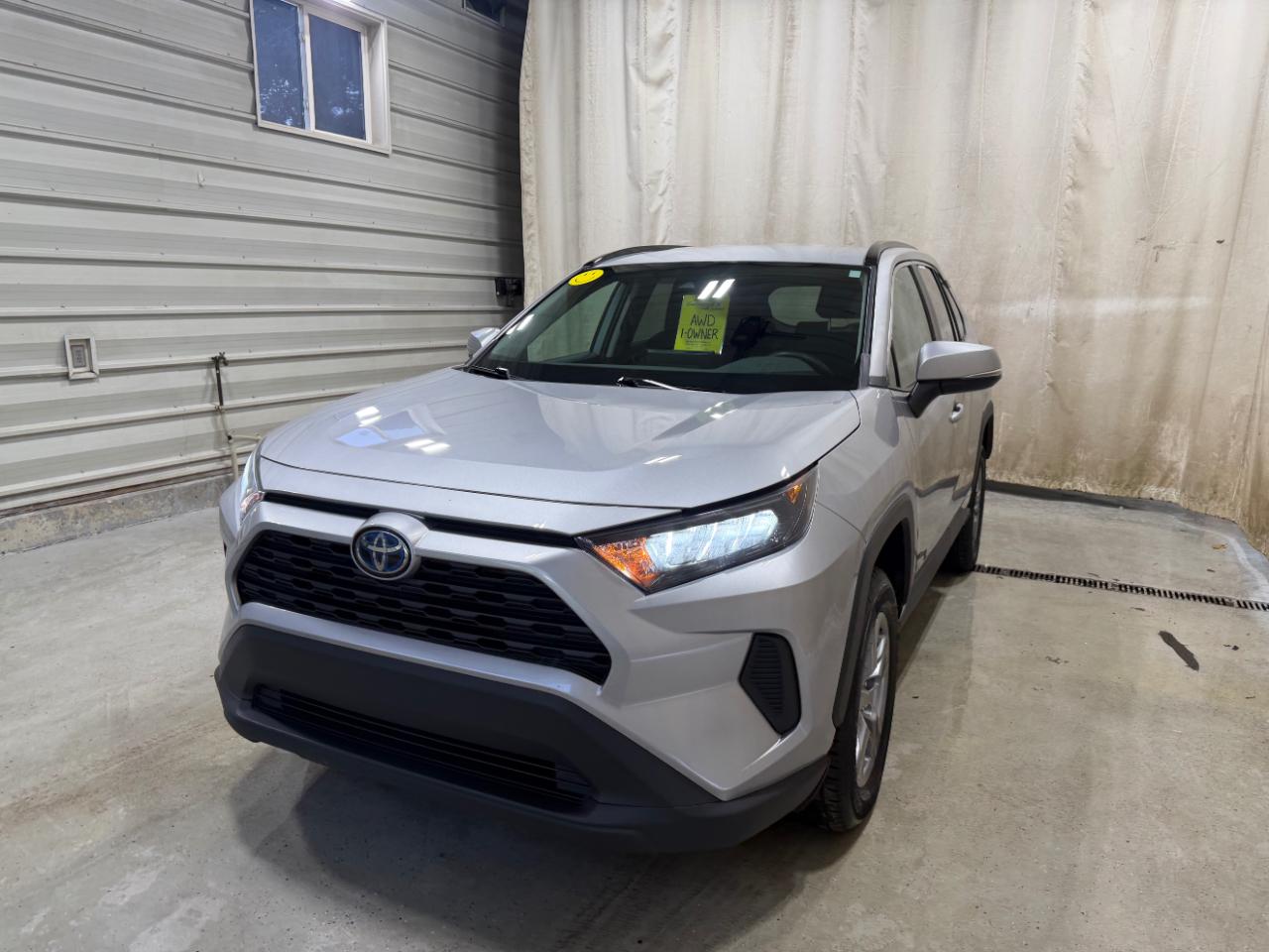 Toyota RAV4 Hybrid LE AWD (Natl) 2022