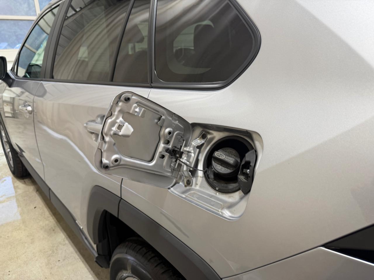 Toyota RAV4 Hybrid LE AWD (Natl) 2022