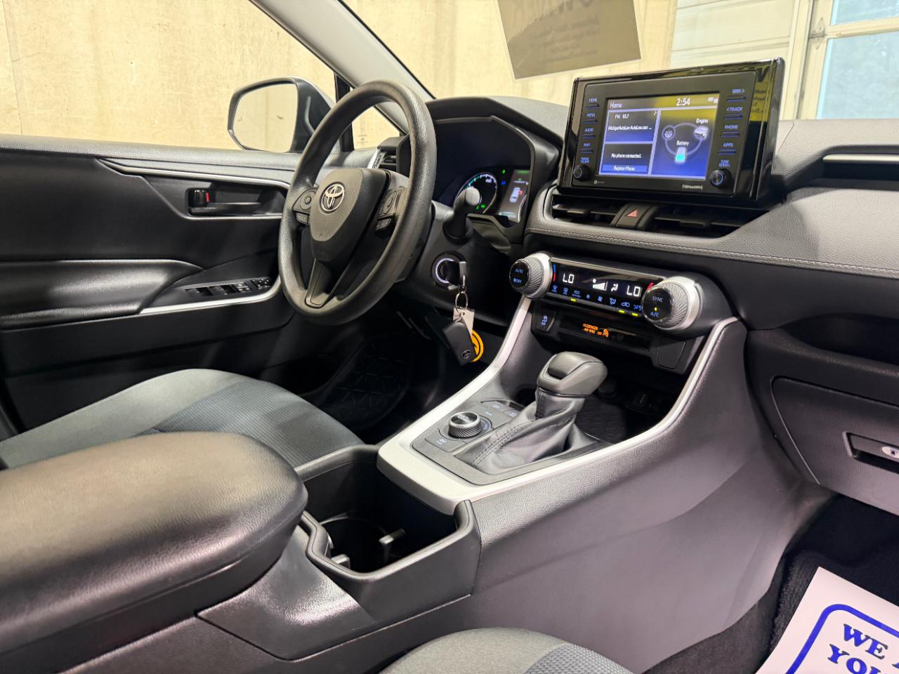 Toyota RAV4 Hybrid LE AWD (Natl) 2022