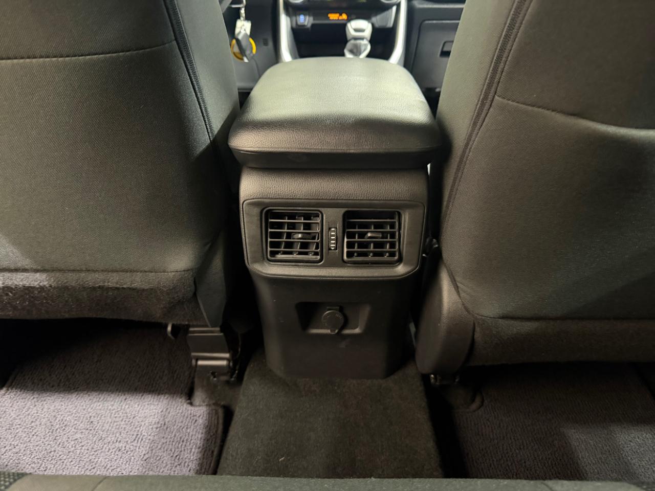 Toyota RAV4 Hybrid LE AWD (Natl) 2022