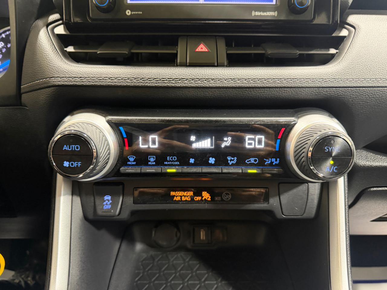 Toyota RAV4 Hybrid LE AWD (Natl) 2022